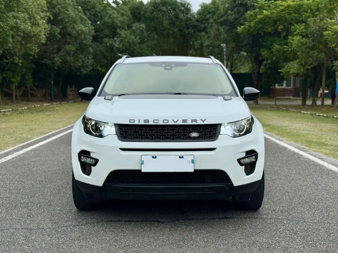 Land Rover Discover the magic