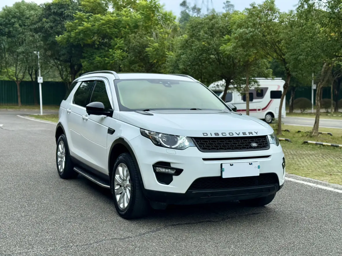 Land Rover Discover the magic