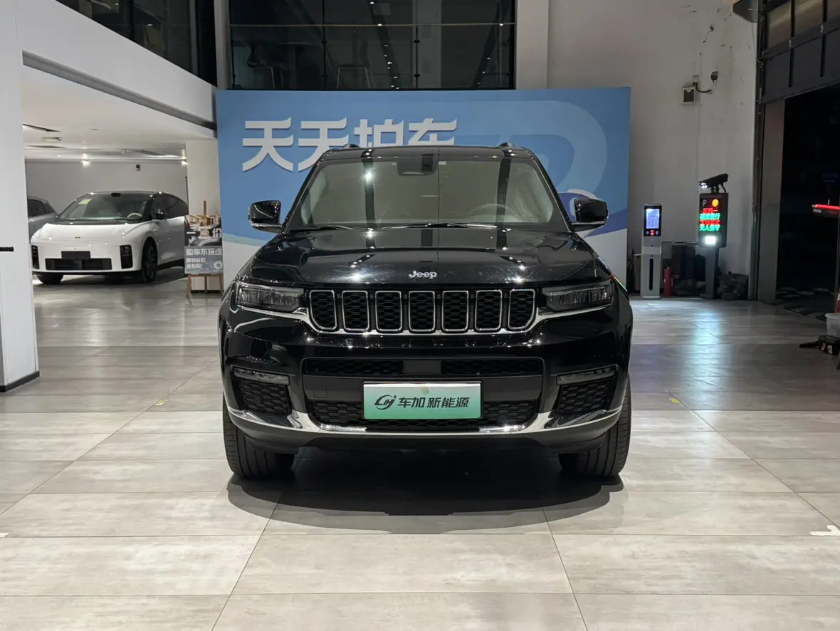 Jeep Grand Cherokee 4xe (imported)