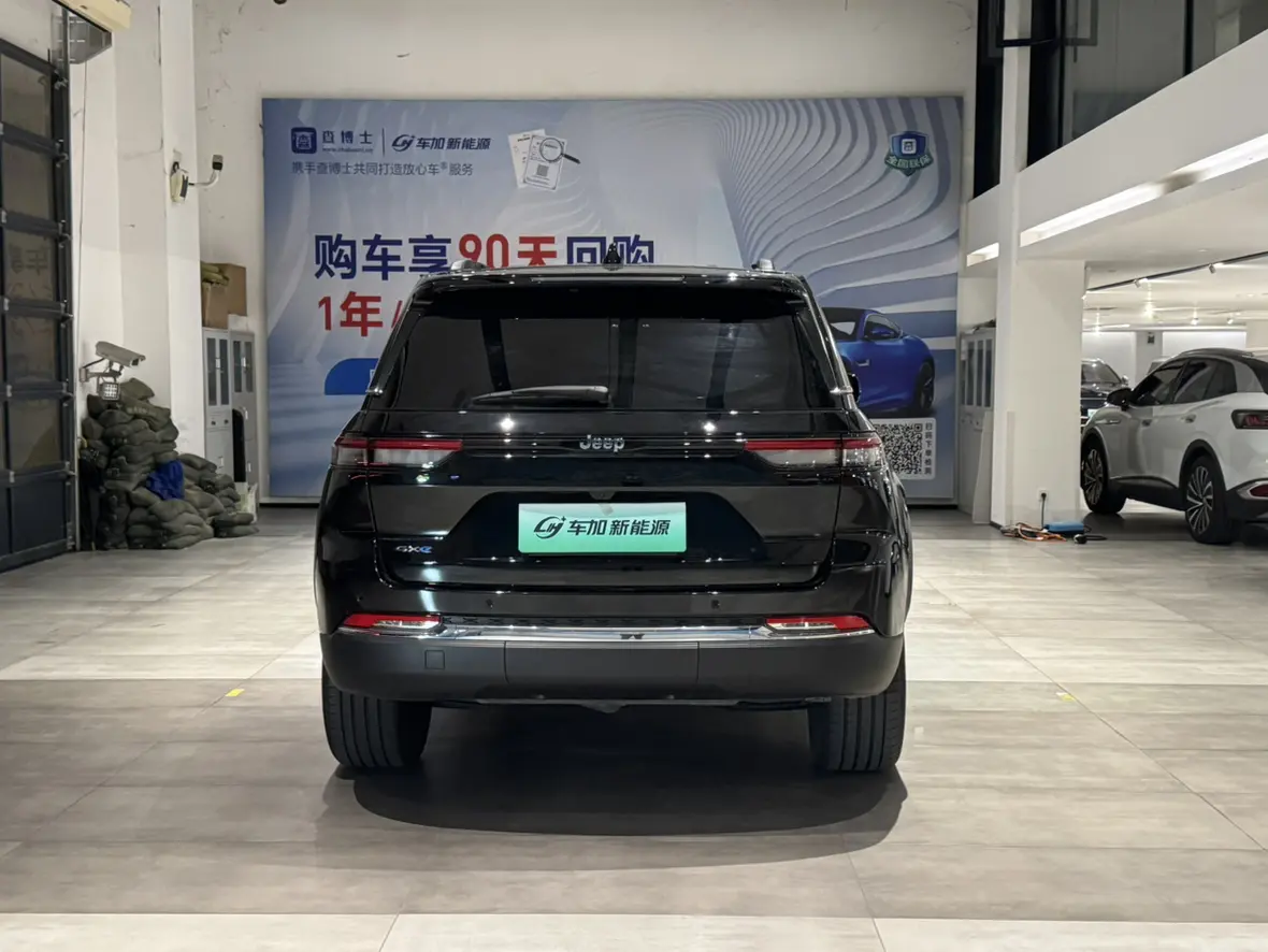 Jeep Grand Cherokee 4xe (imported)