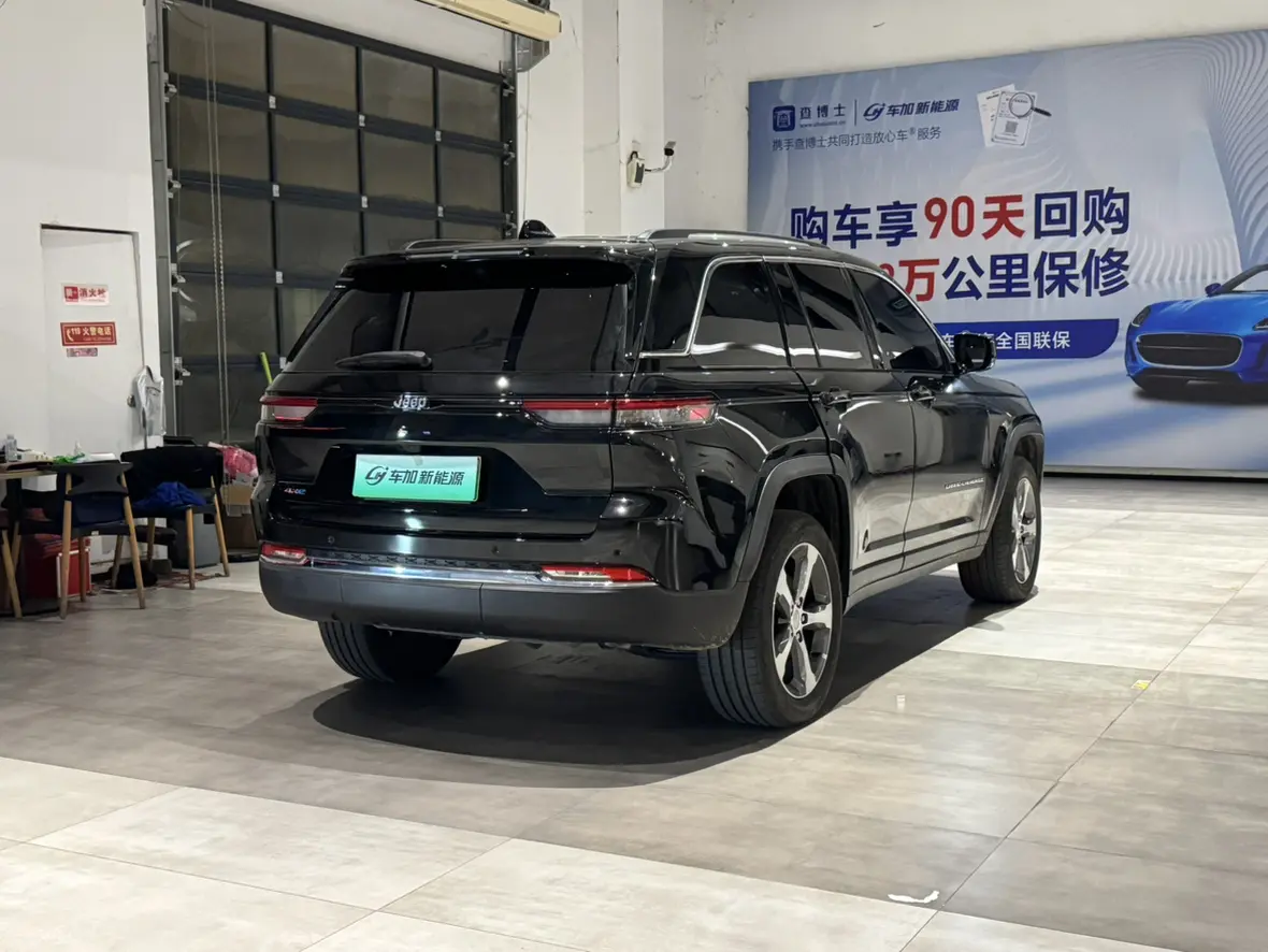 Jeep Grand Cherokee 4xe (imported)