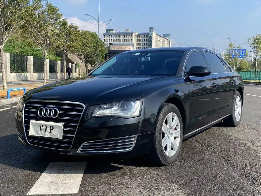 Audi A8  из Китая