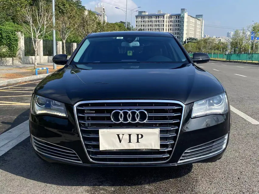 Audi A8  из Китая