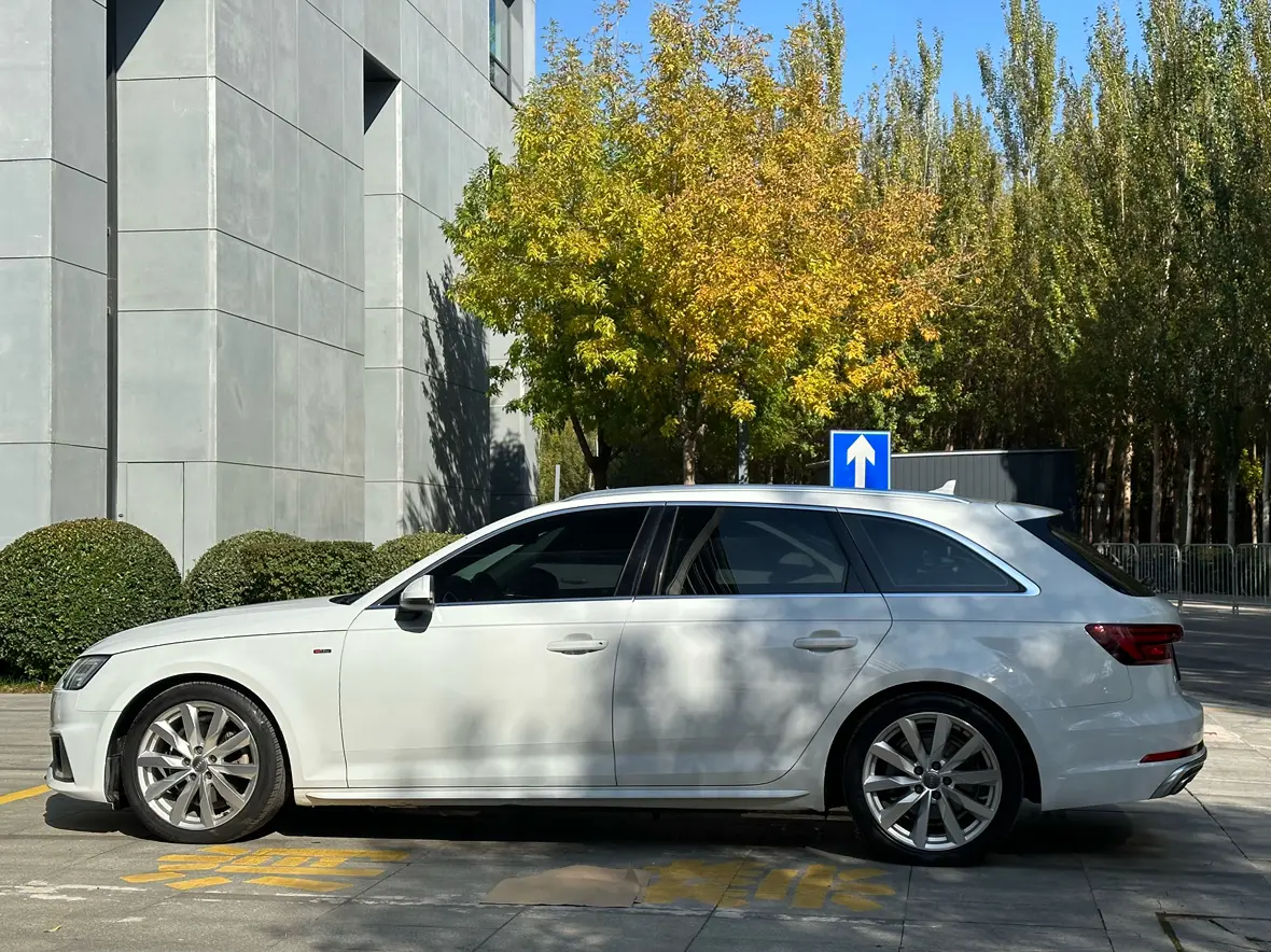 Audi A4 (imported)