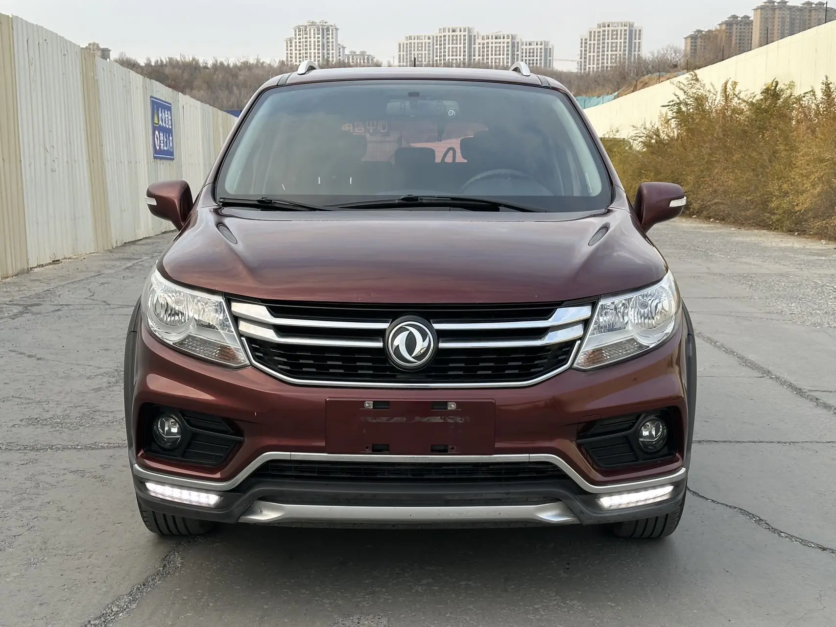 Forthing Jingyi X3  из Китая