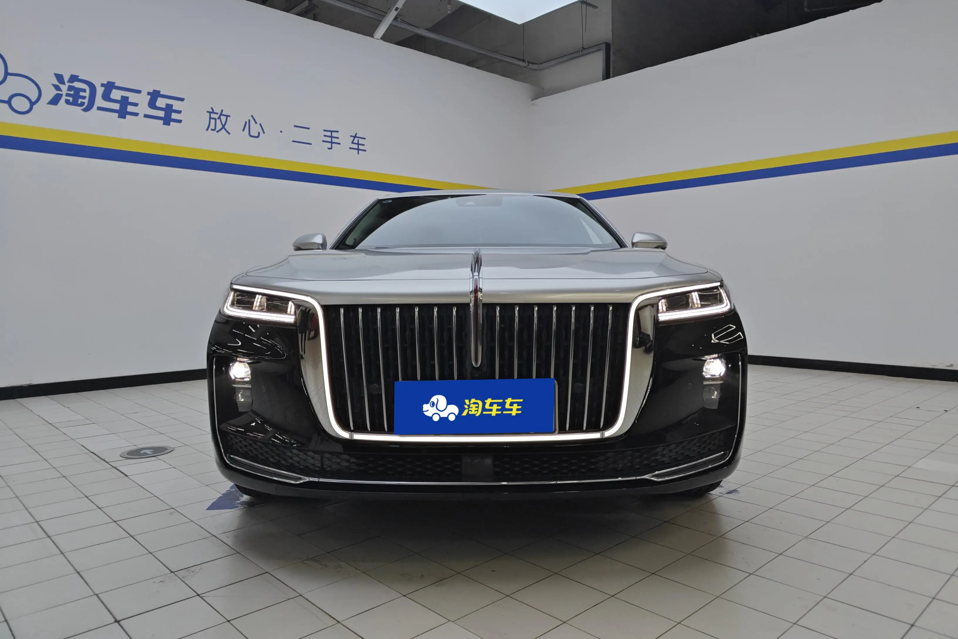 Hongqi H9  из Китая