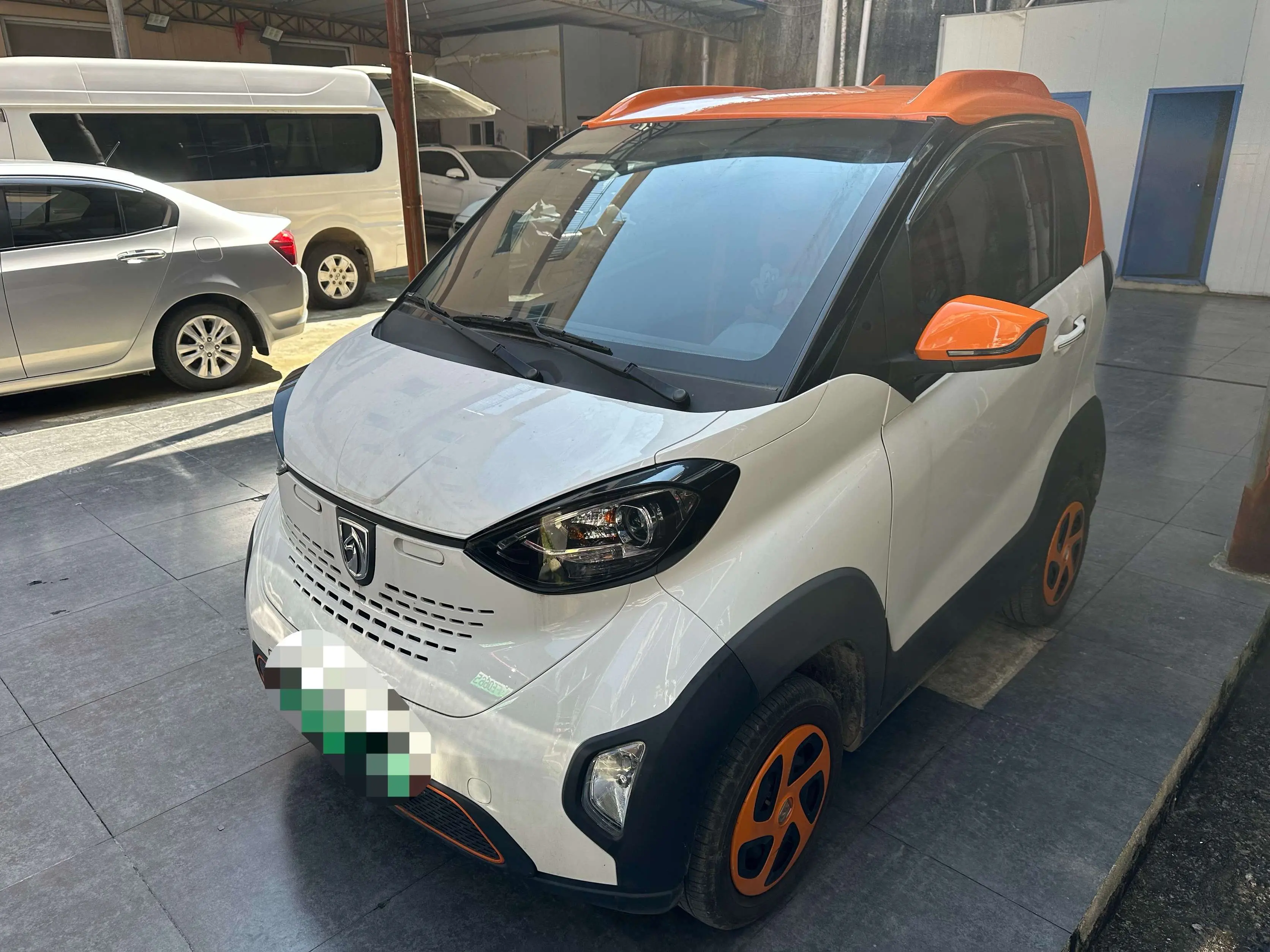 Baojun E100
