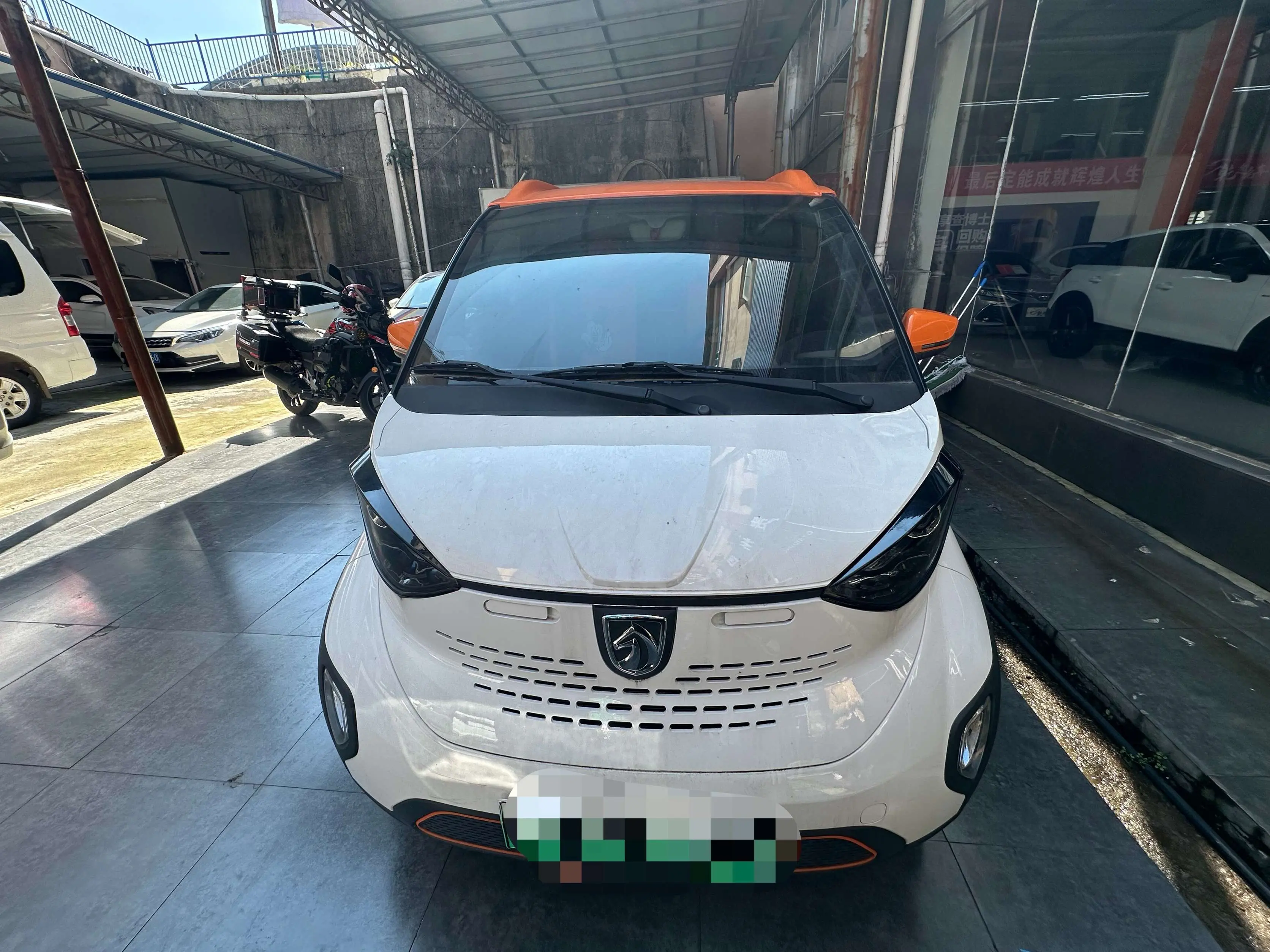 Baojun E100