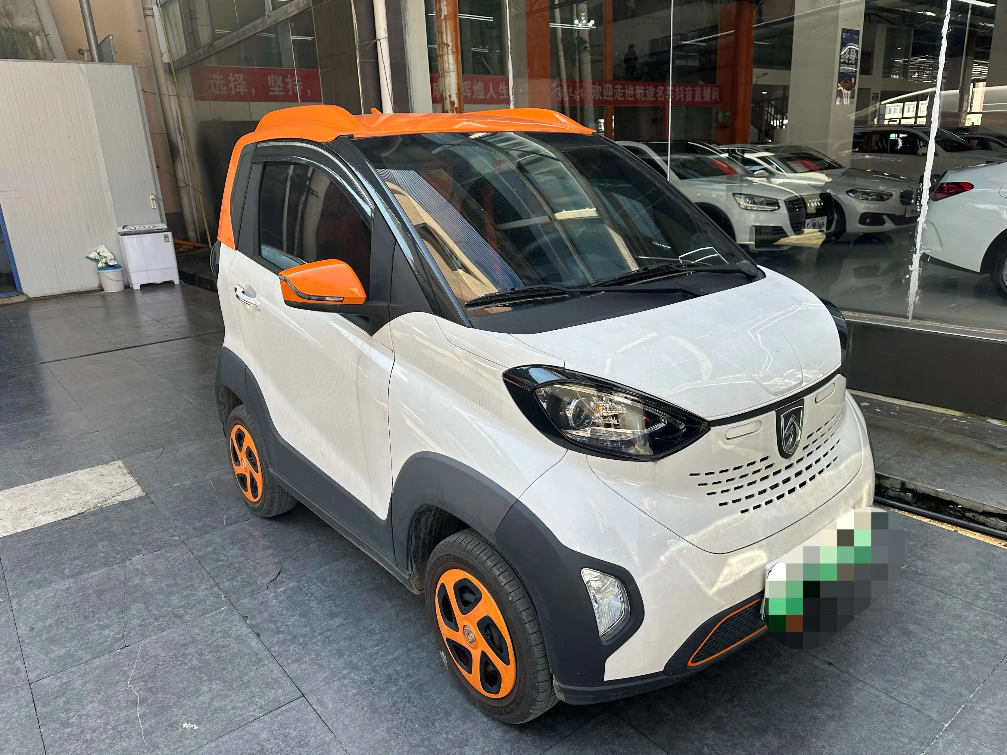 Baojun E100