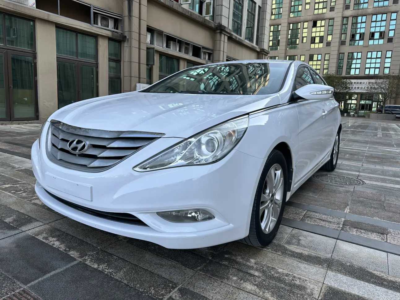 Hyundai Sonata eight