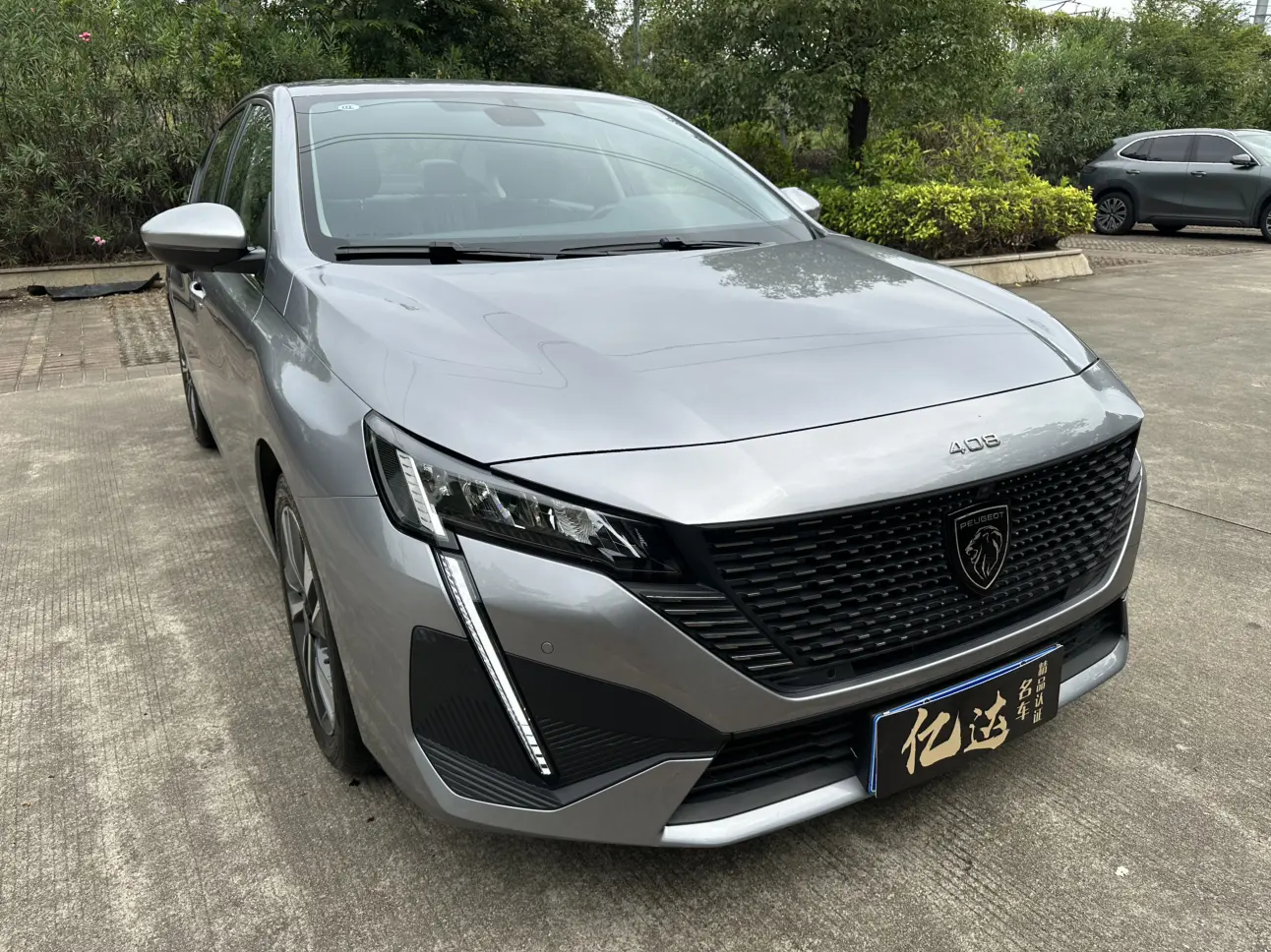 Peugeot 408