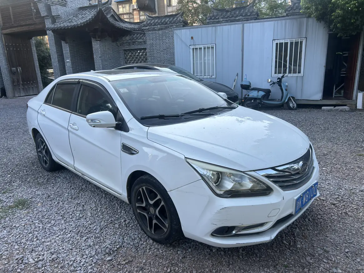 BYD G5