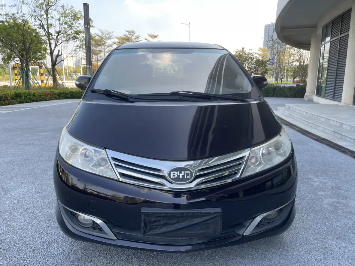 BYD M6  из Китая