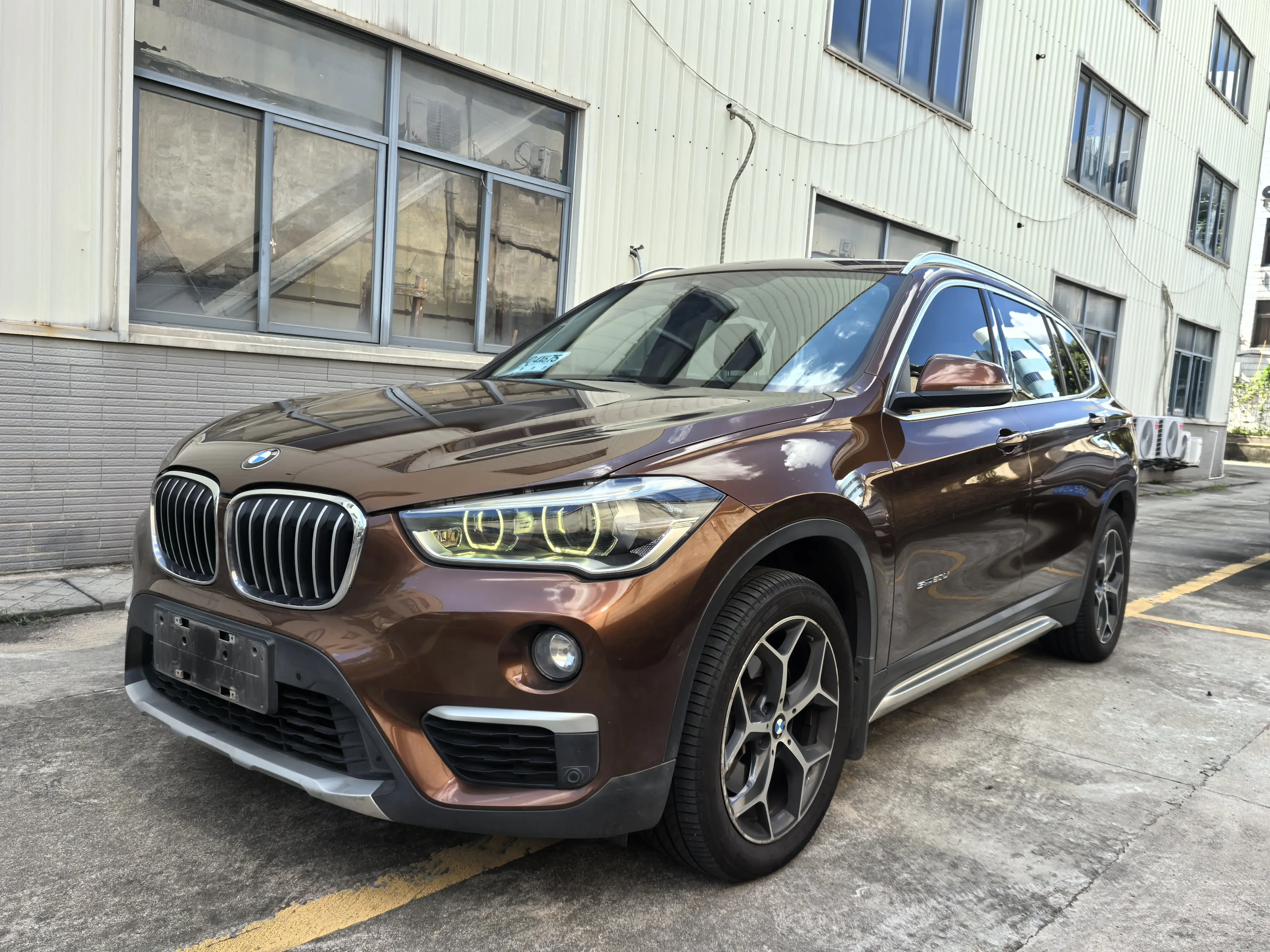 BMW X1  из Китая