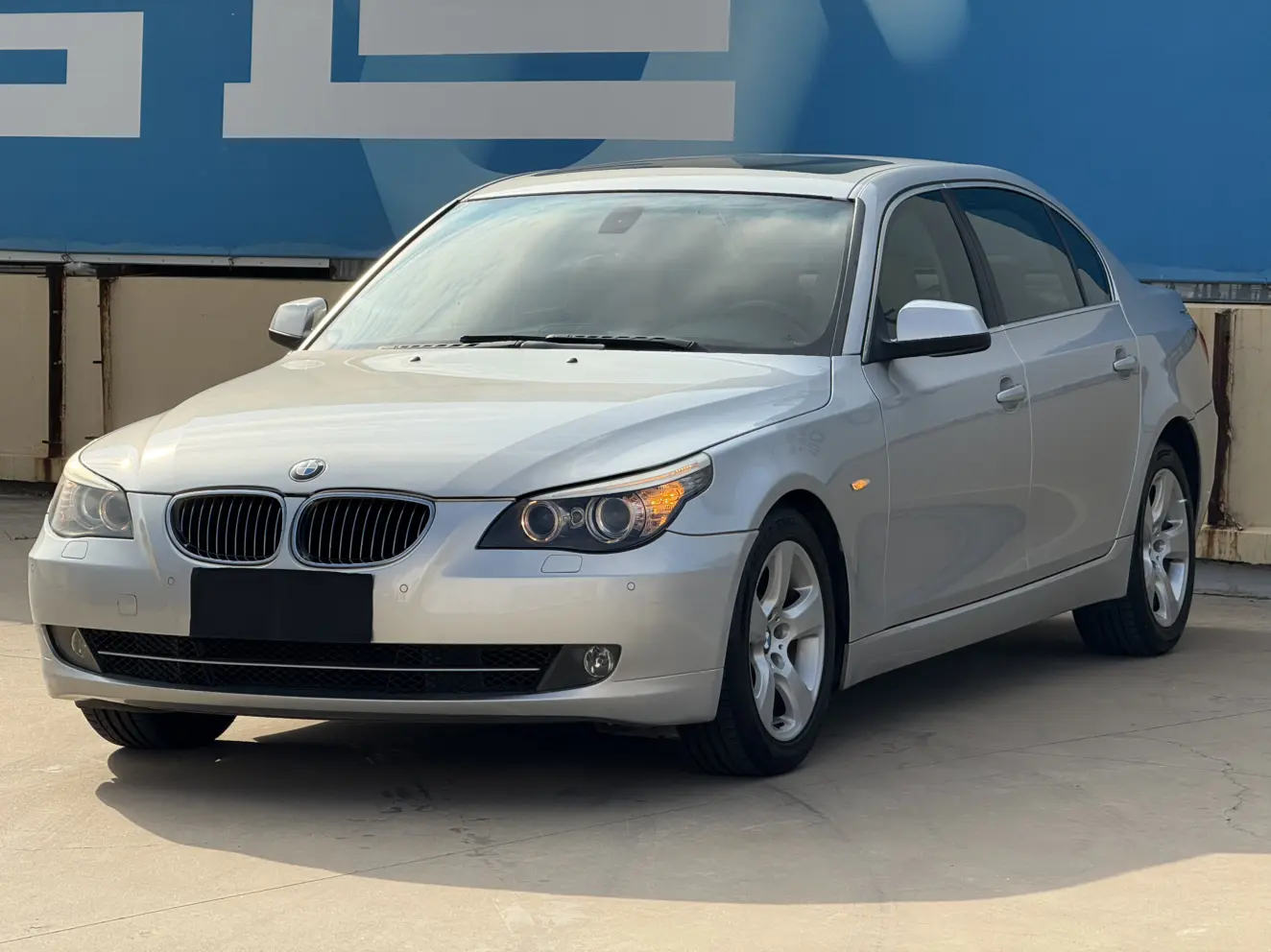 BMW 5 Series  из Китая