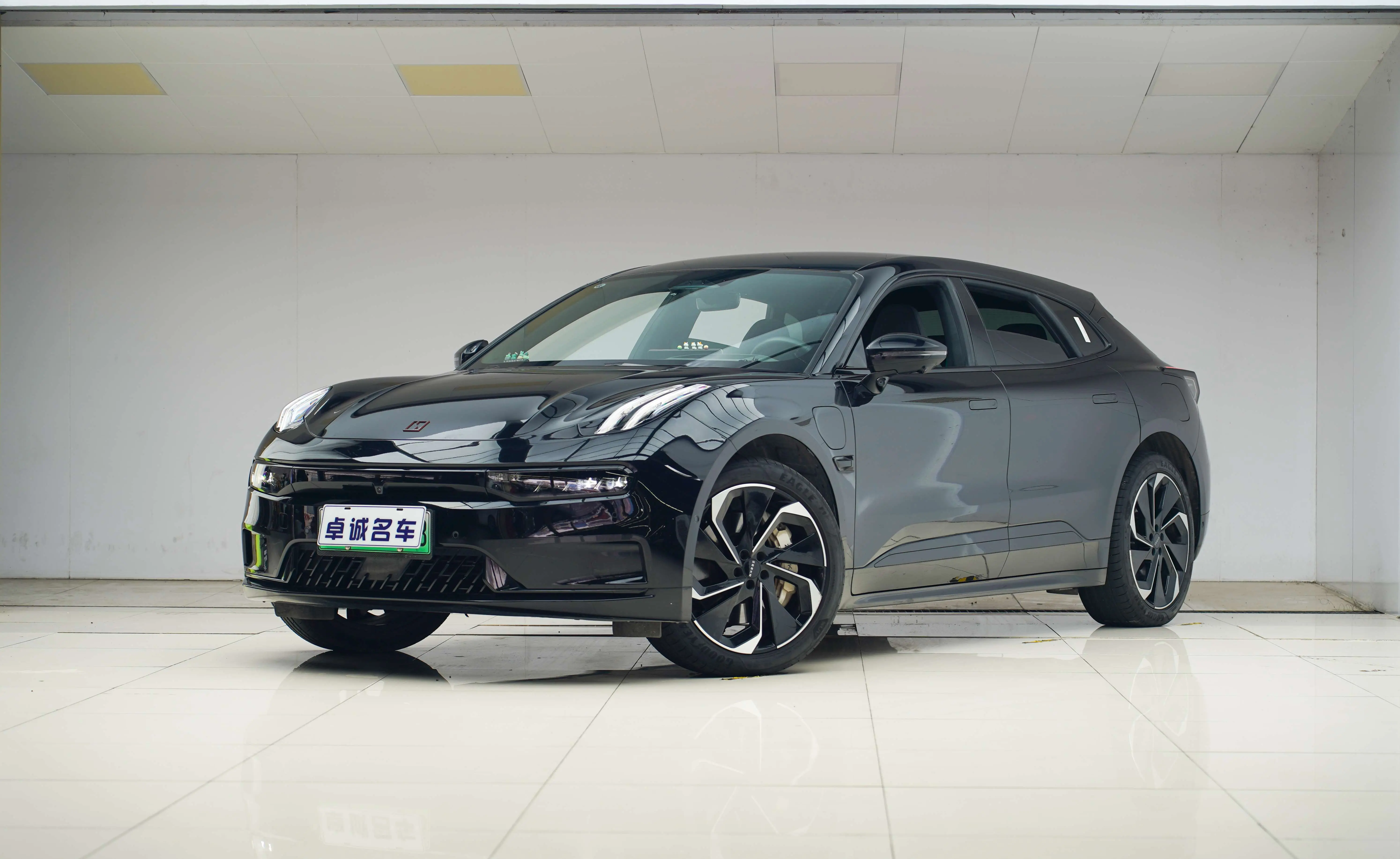 ZEEKR 001  из Китая