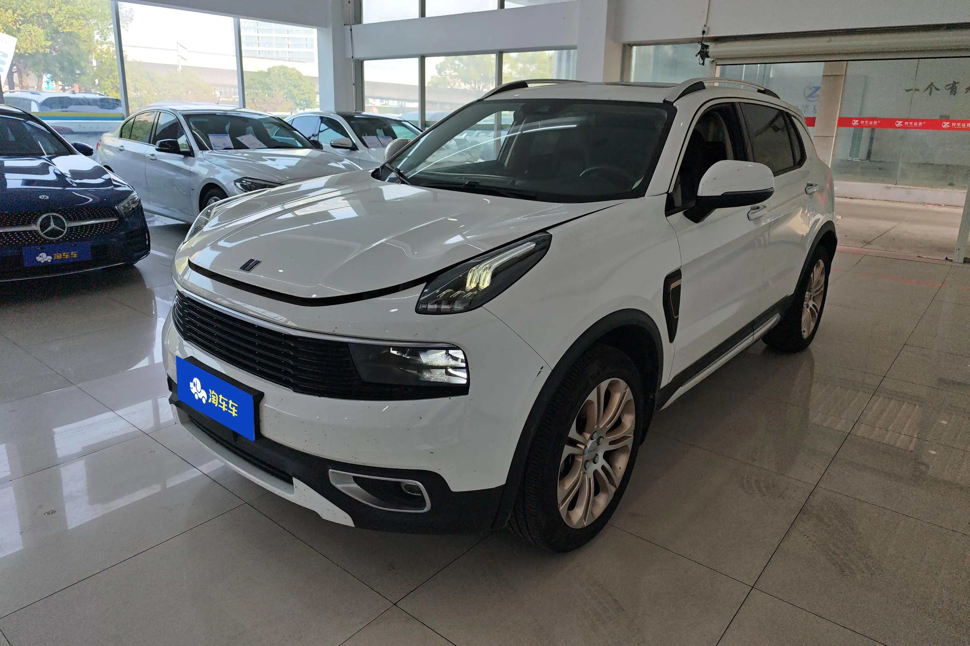 Lynk & Co 01