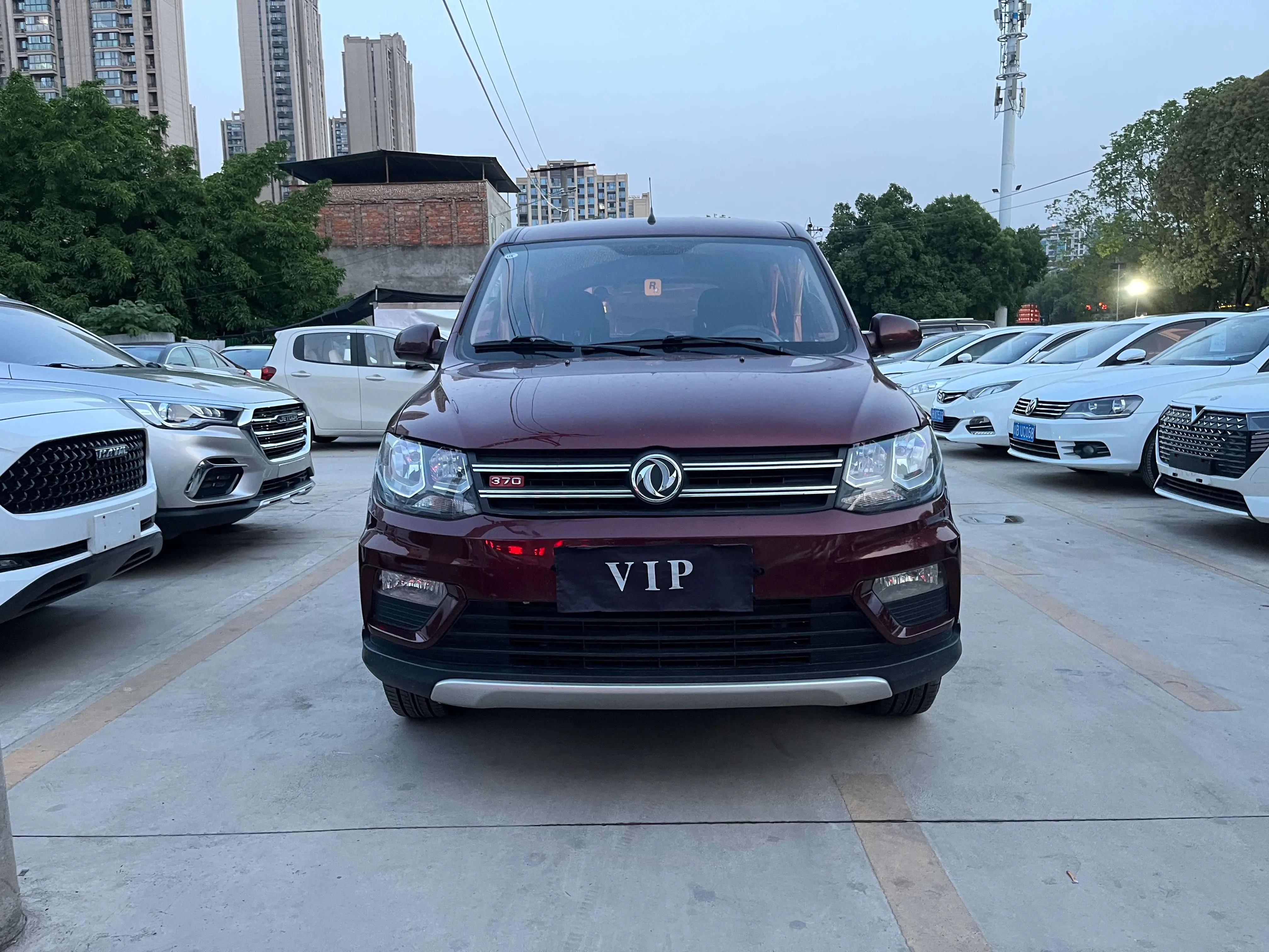 Dongfeng Fengon 370