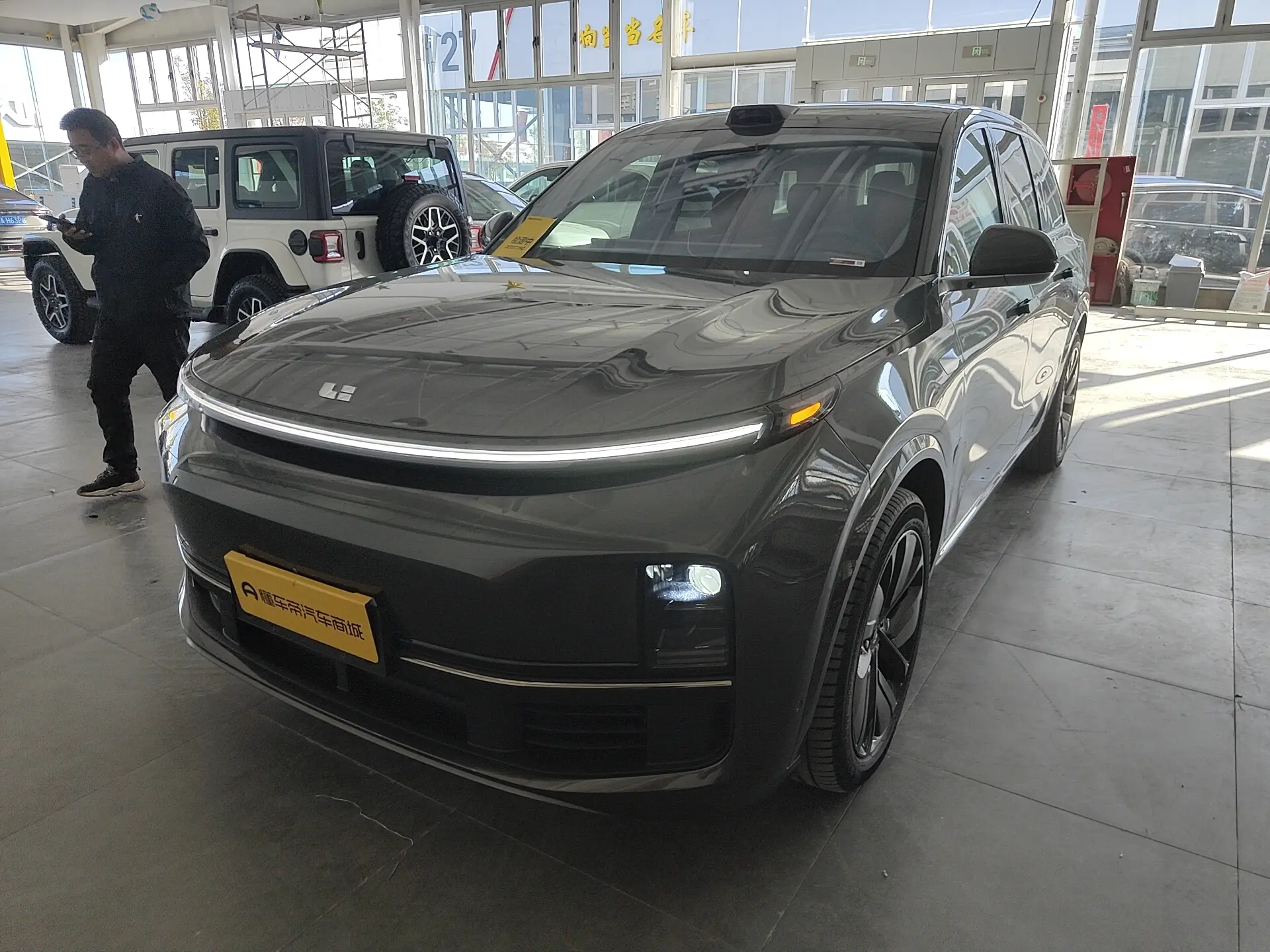 Li L9 (Ideal L9)  из Китая