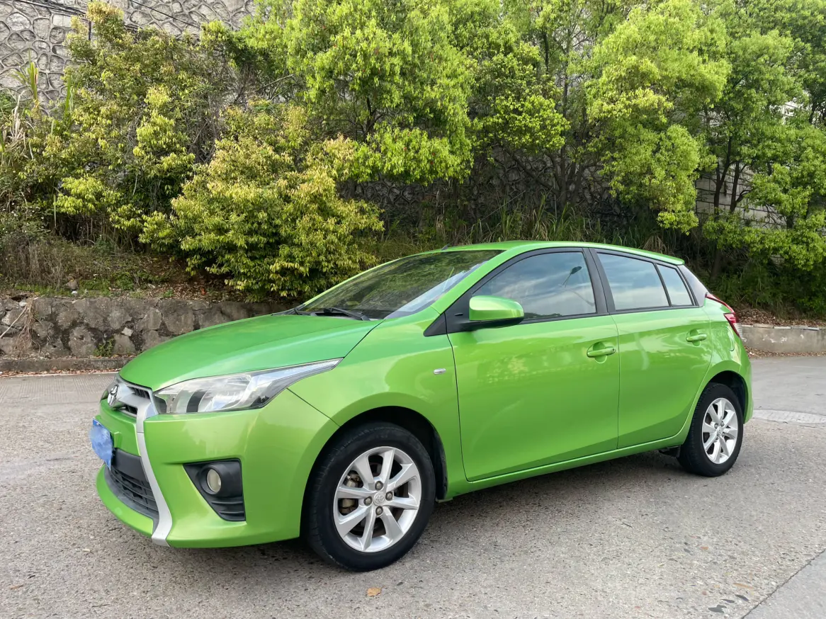 Toyota Yaris L  из Китая