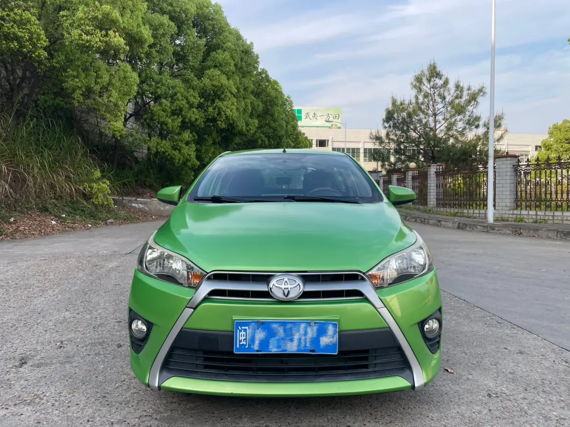 Toyota Yaris L  из Китая