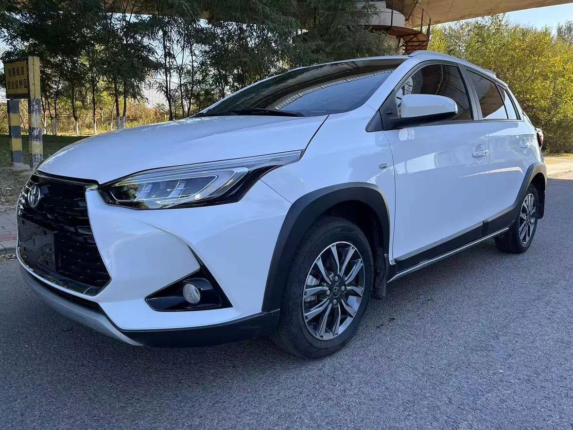 Toyota Yaris L  из Китая