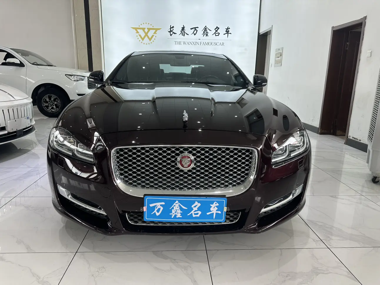 Jaguar XJ