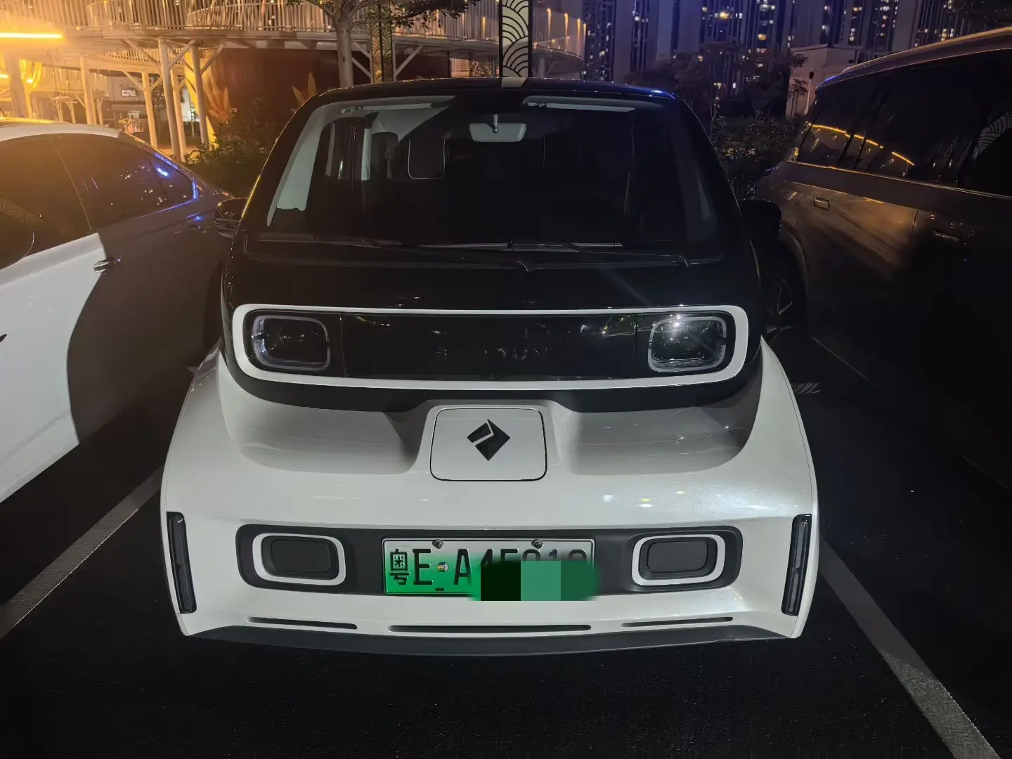 Baojun E300