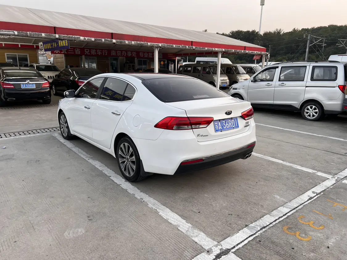 Kia K4