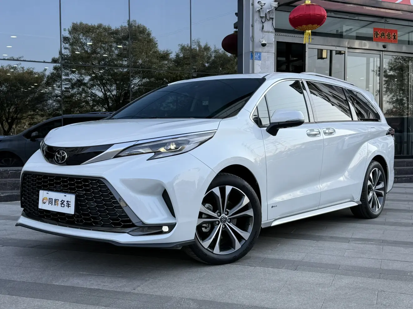 Toyota Granvia  из Китая