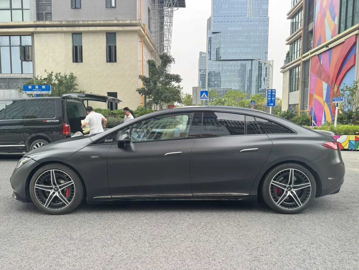 Mercedes-Benz EQE AMG