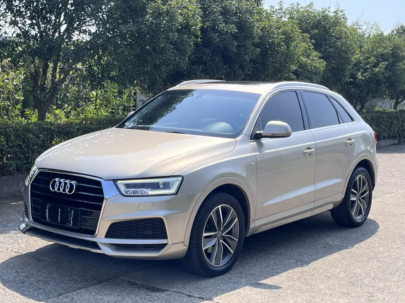 Audi Q3  из Китая