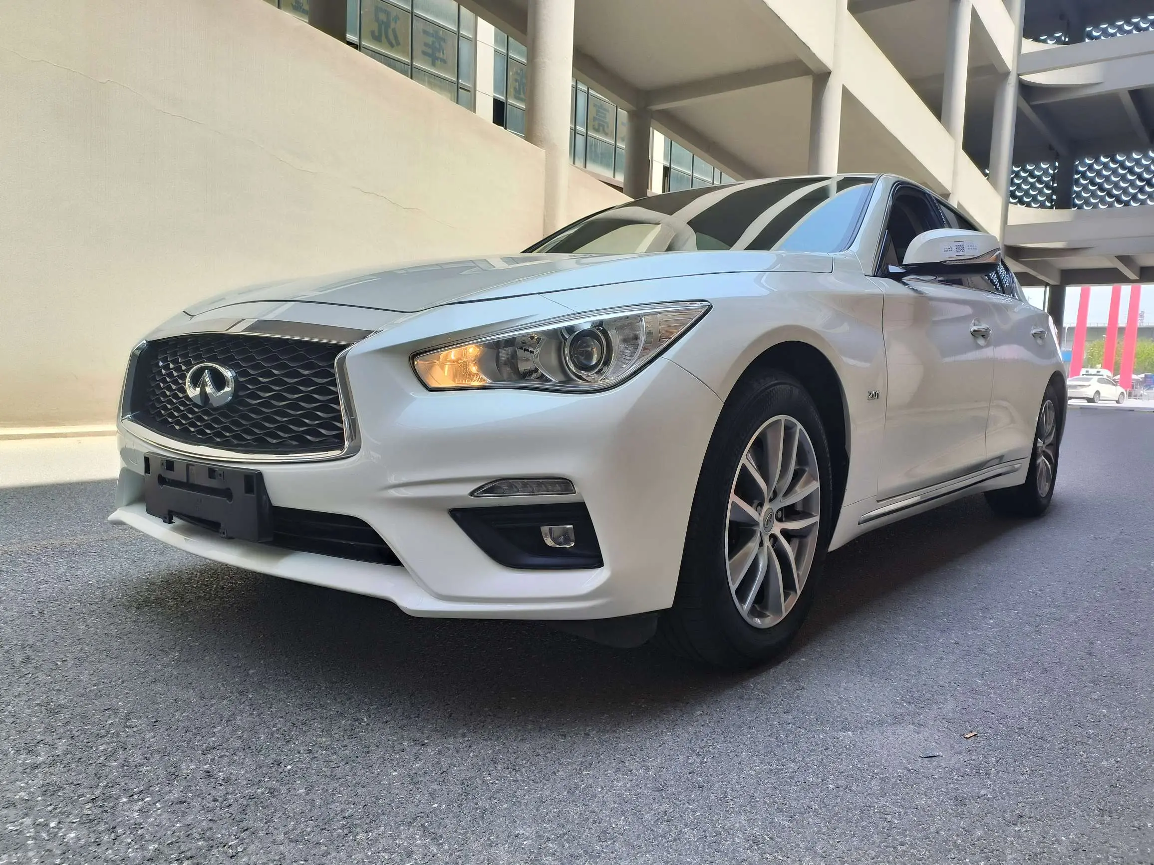 Infiniti Q50L
