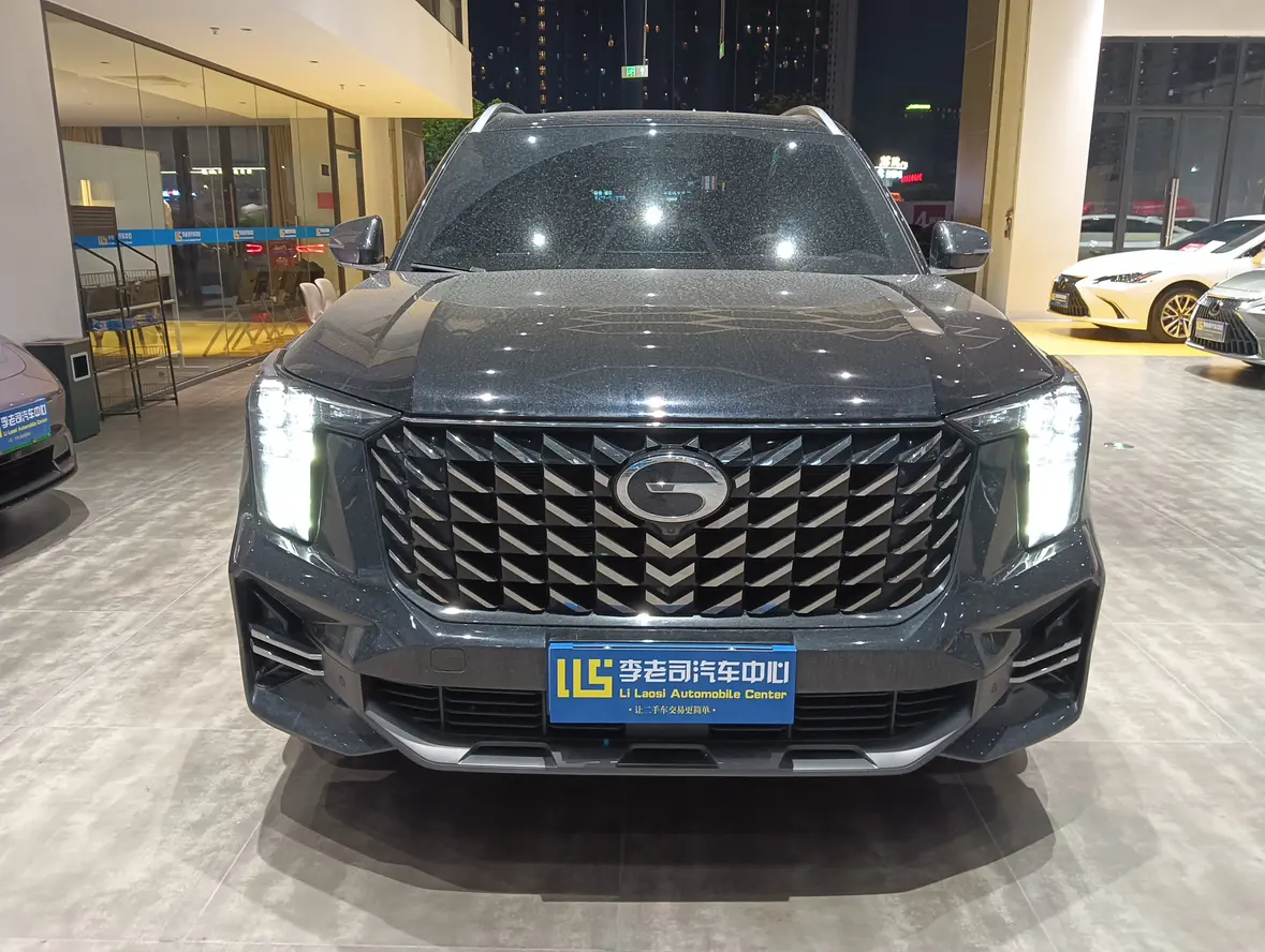 GAC Trumpchi GS8  из Китая