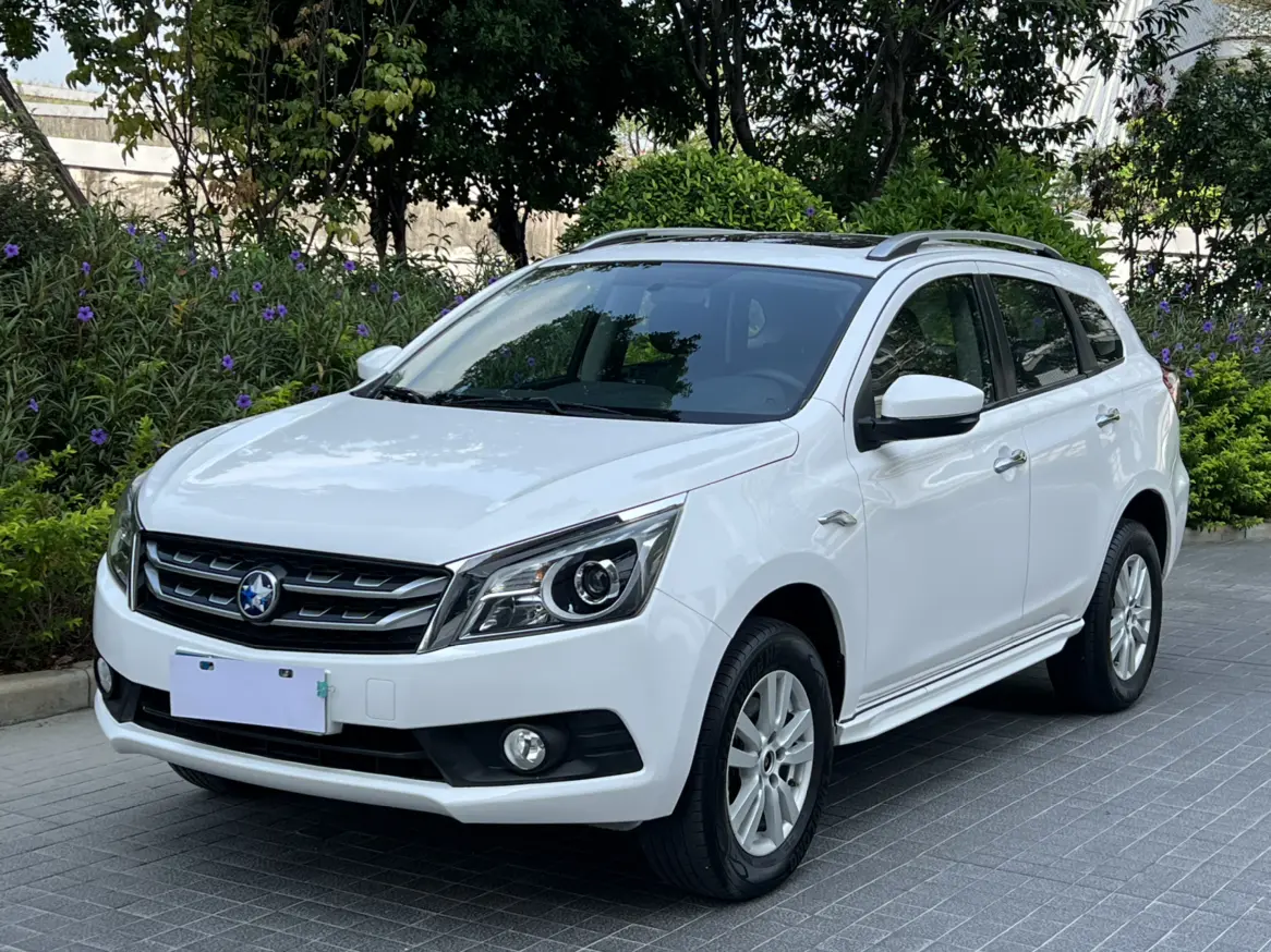 Kai Chen Venucia T70