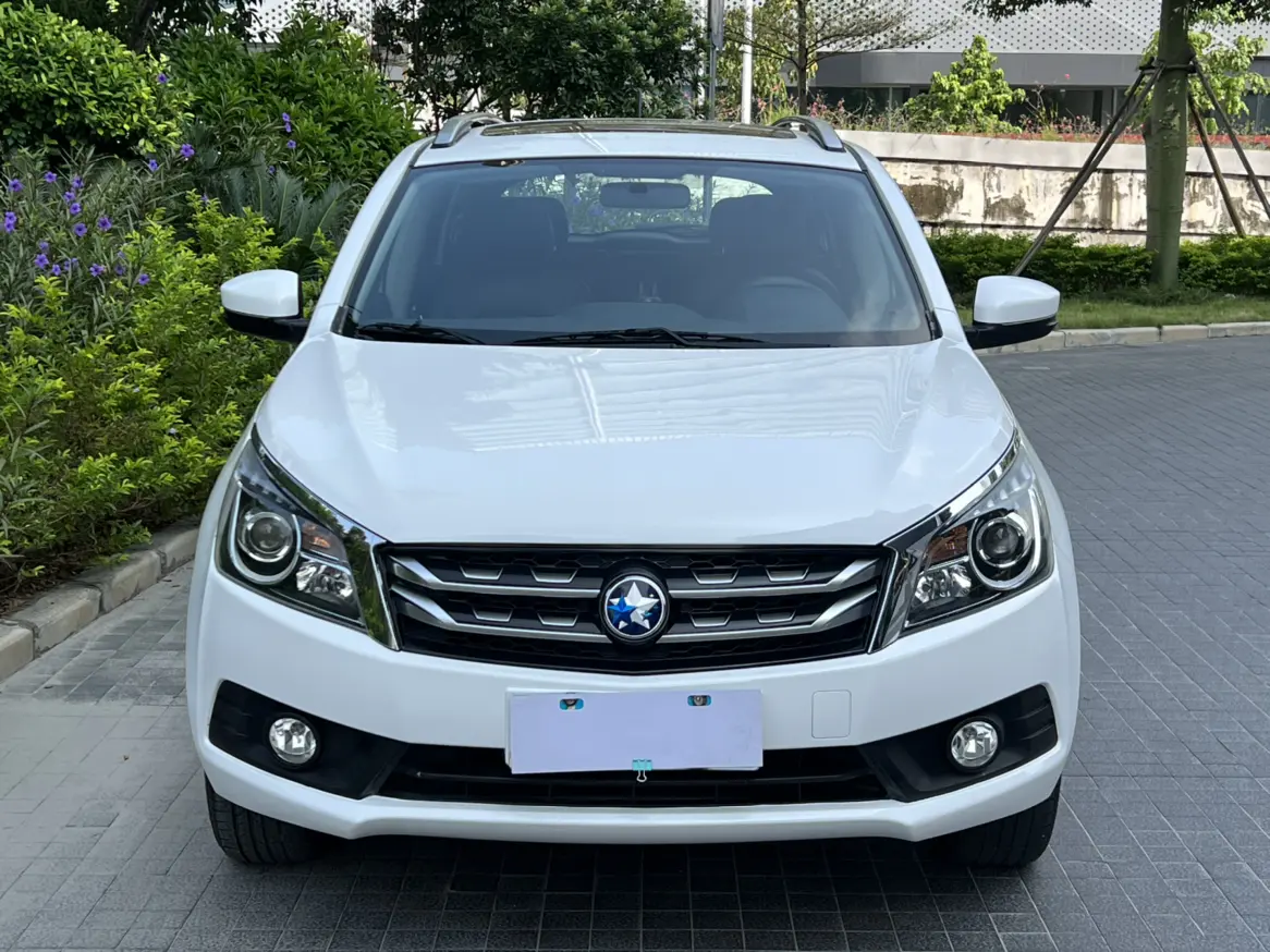 Kai Chen Venucia T70