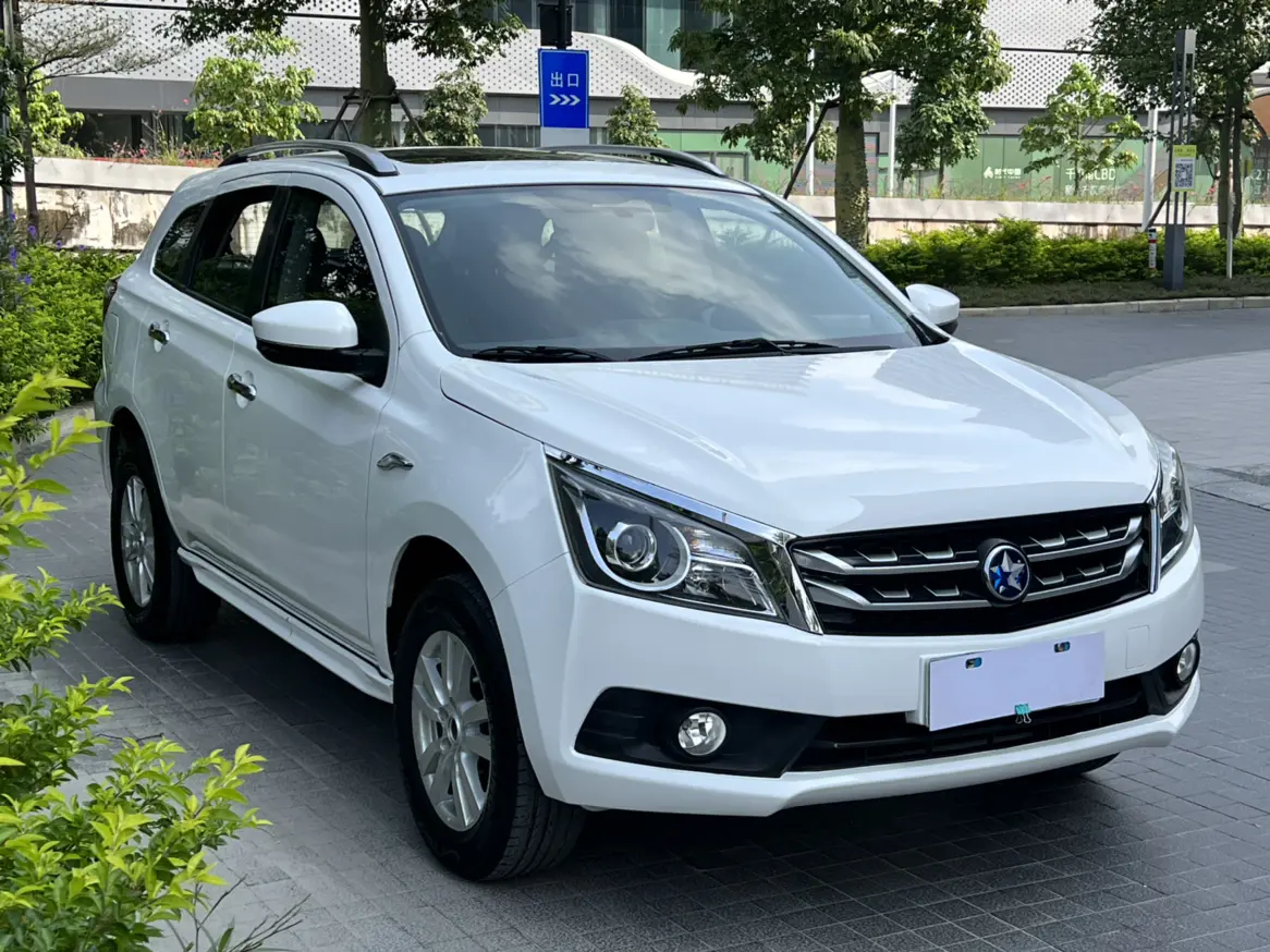 Kai Chen Venucia T70