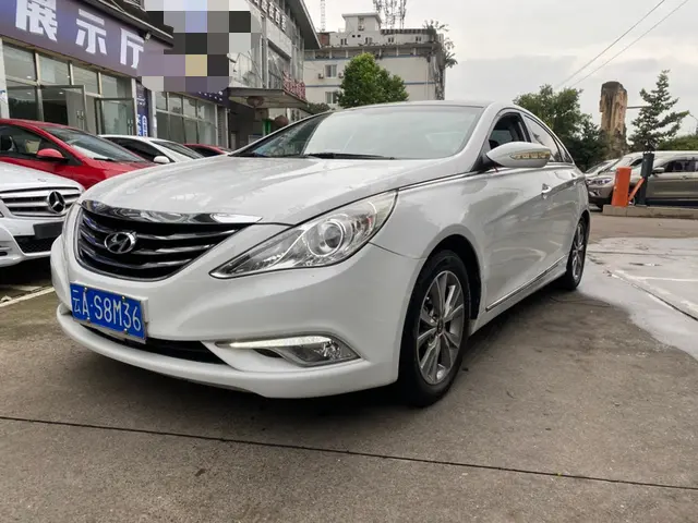 Hyundai Sonata eight