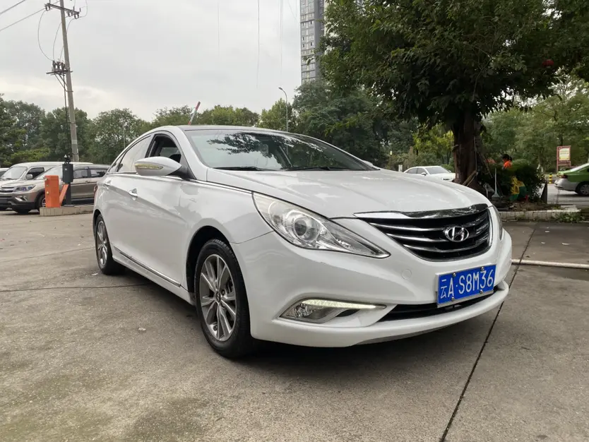 Hyundai Sonata eight