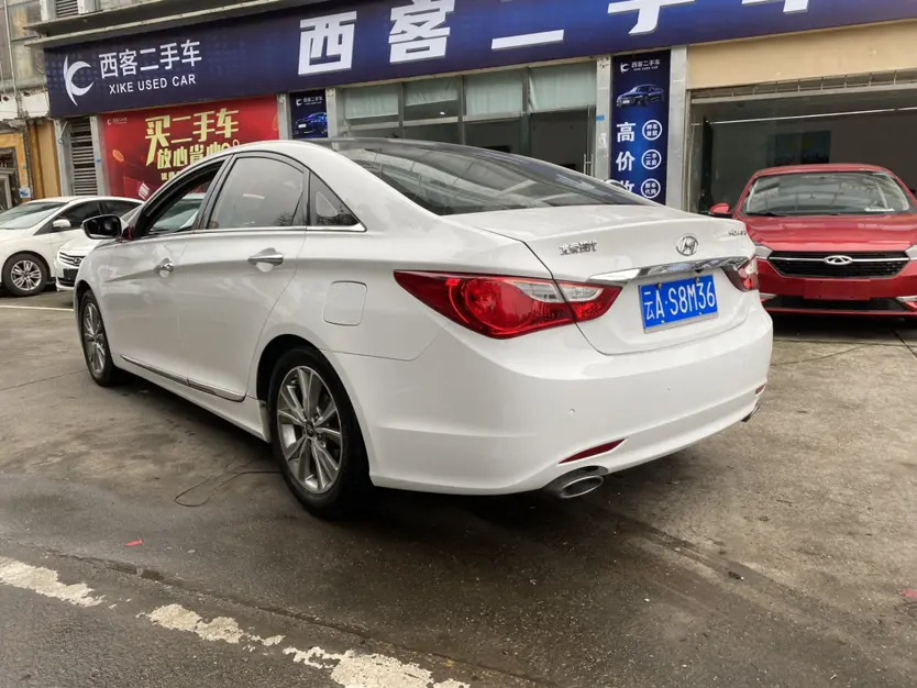 Hyundai Sonata eight