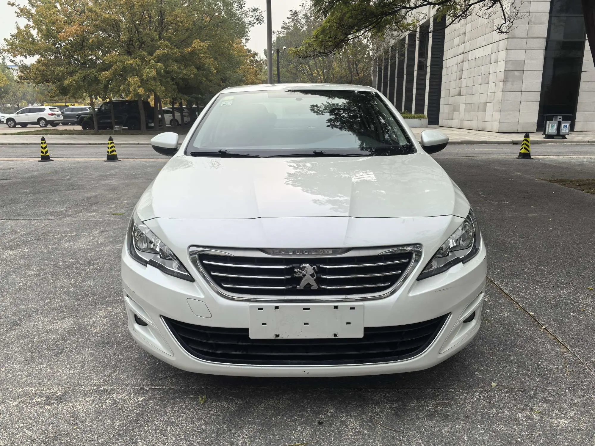 Peugeot 408