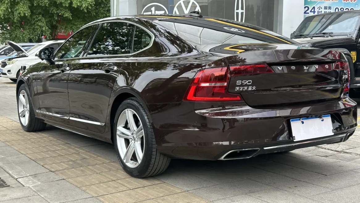 Volvo S90