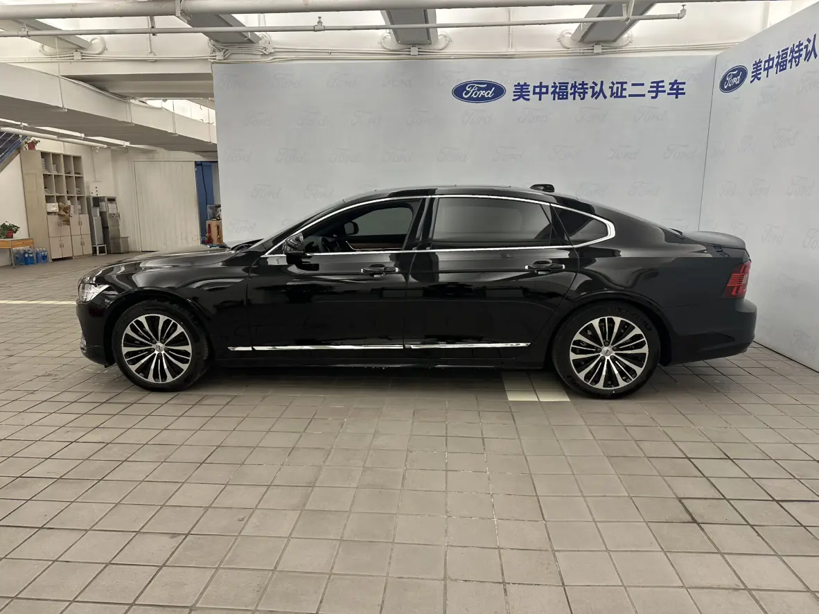 Volvo S90