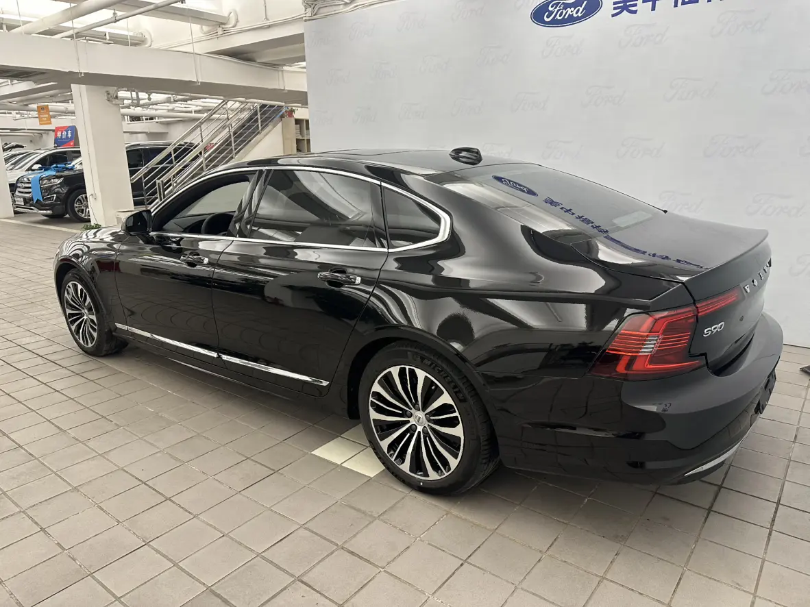 Volvo S90