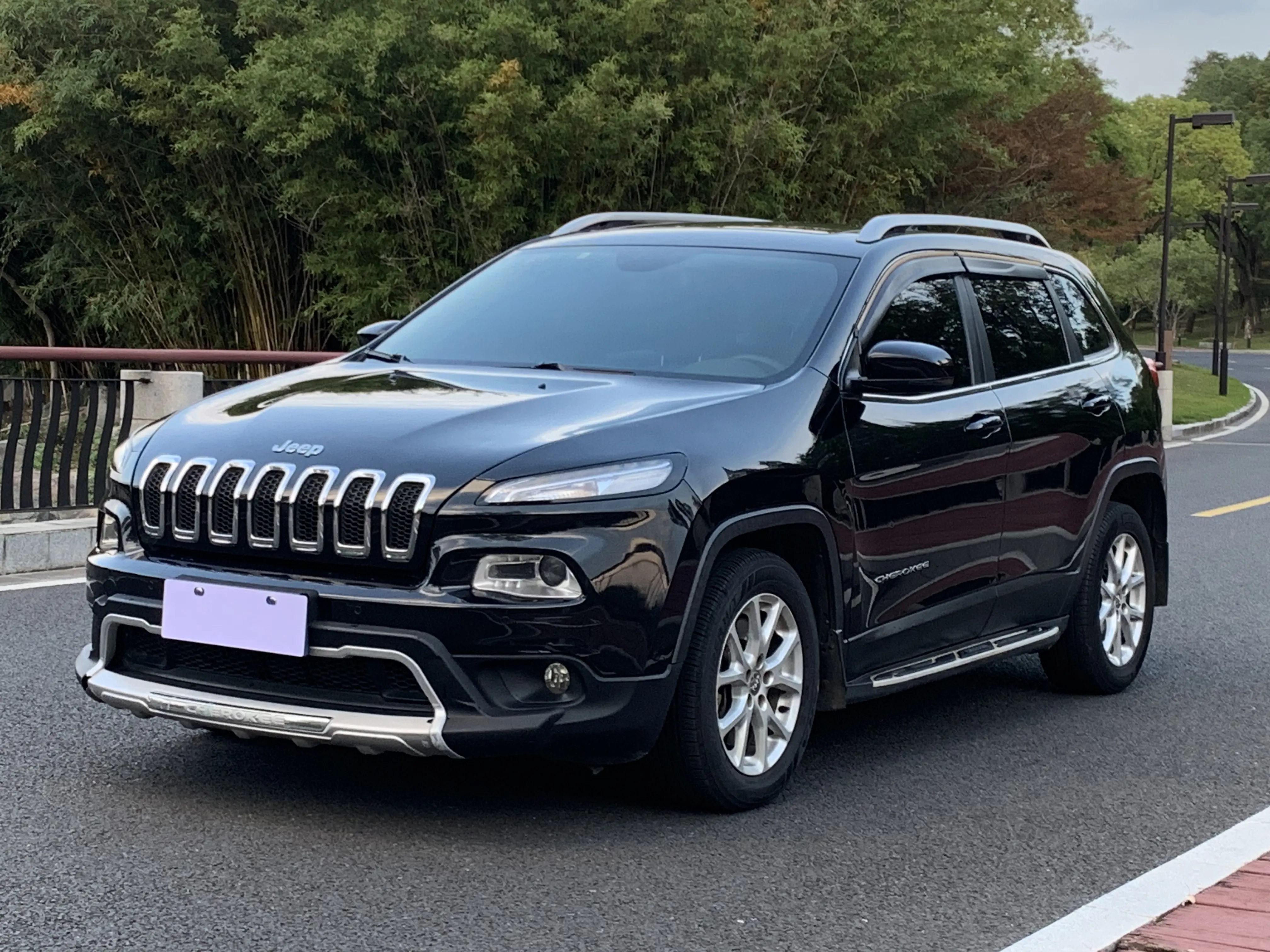 Jeep Cherokee  из Китая