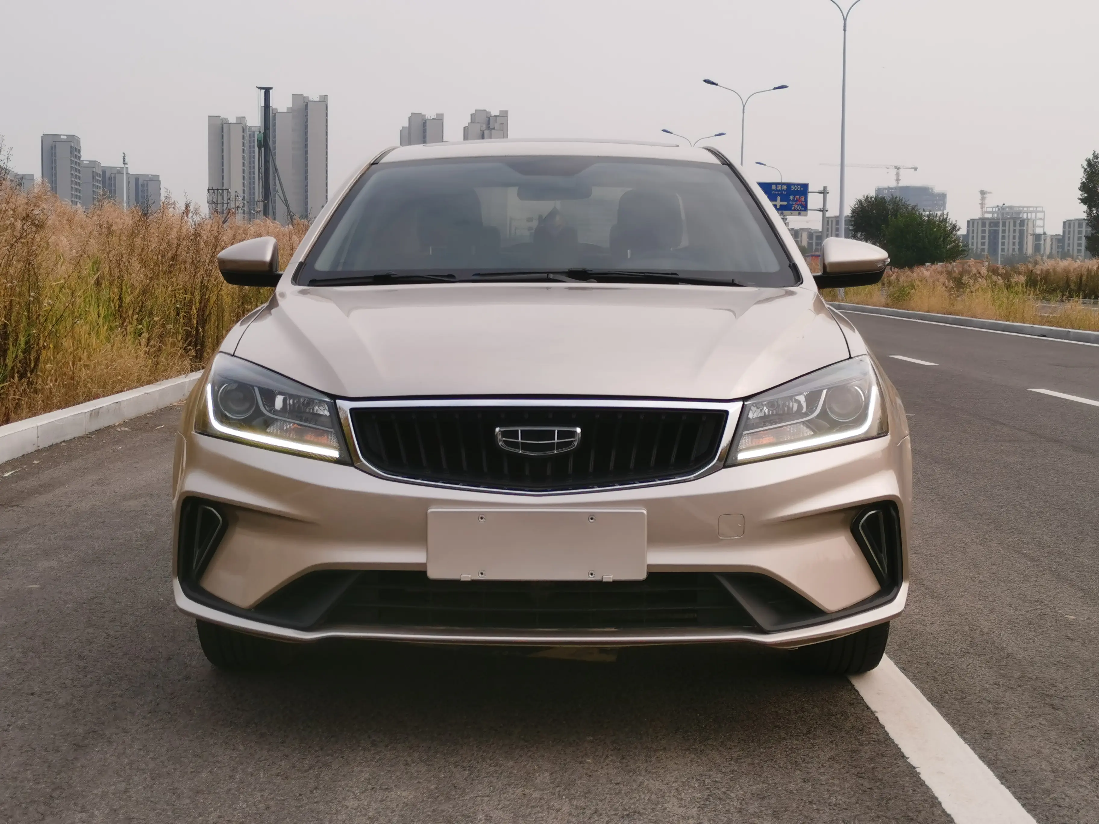 Geely Emgrand  из Китая