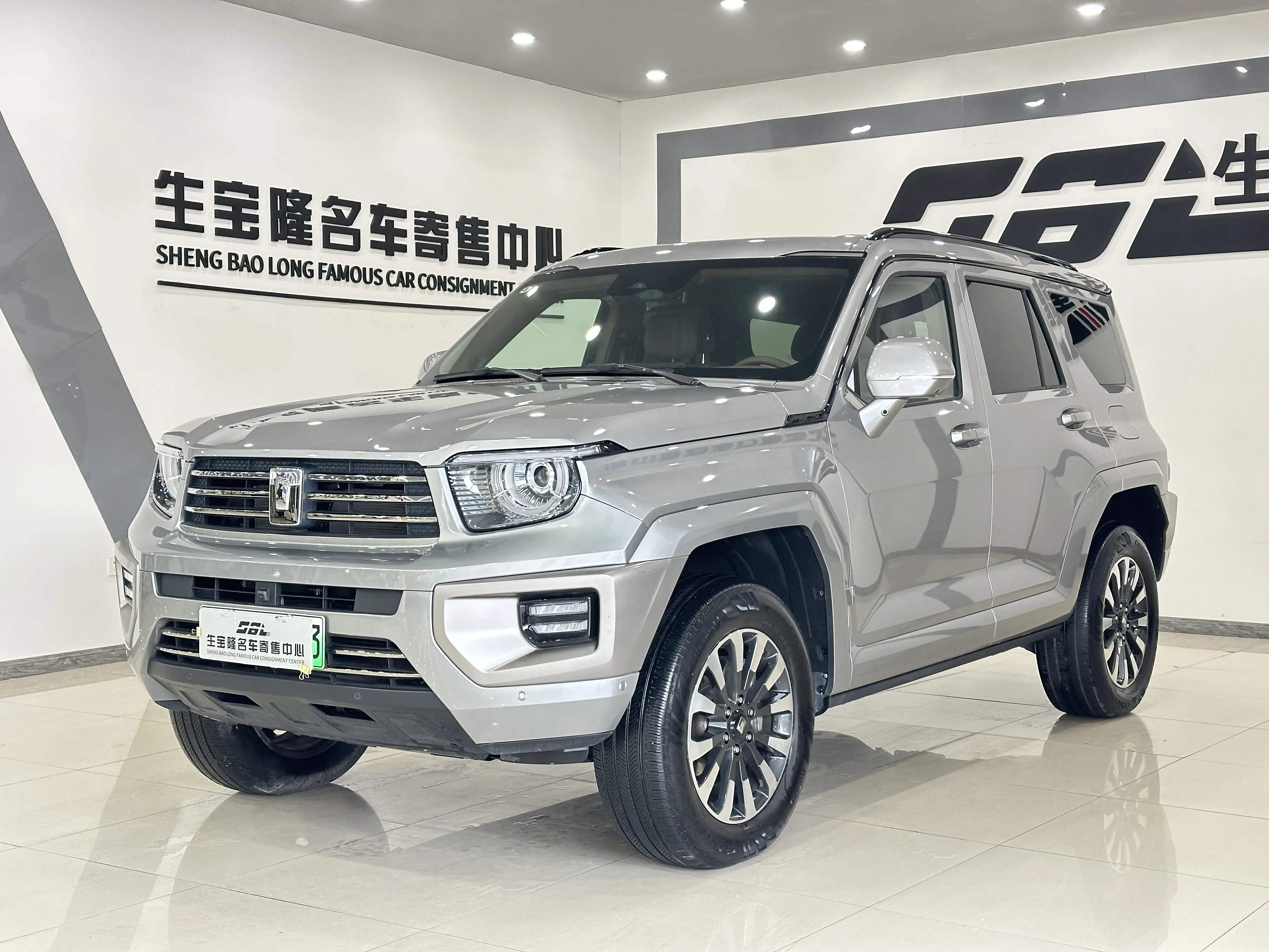 Tank 700 Hi4-T  из Китая