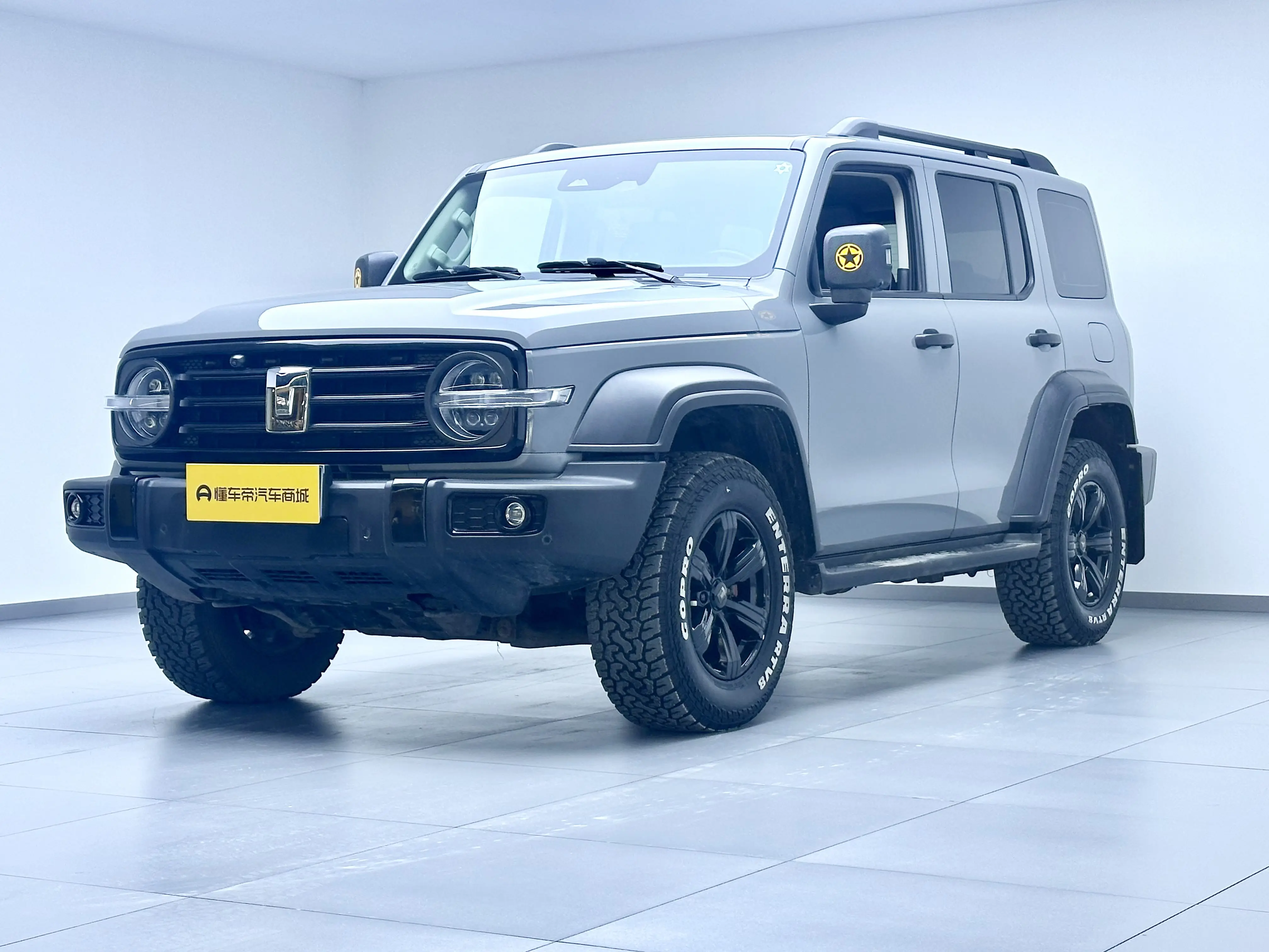 Tank 300  из Китая