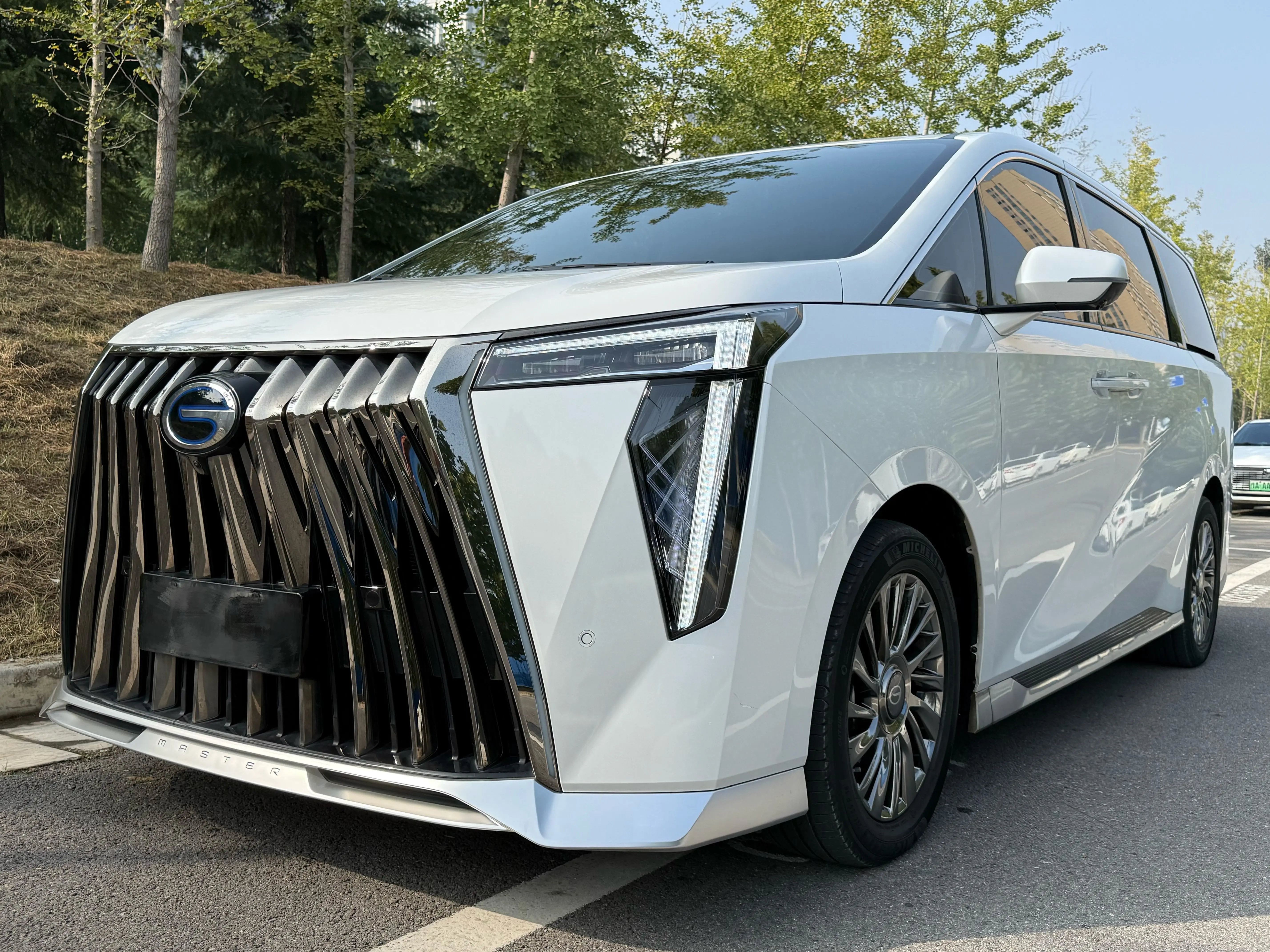 GAC Trumpchi M8  из Китая