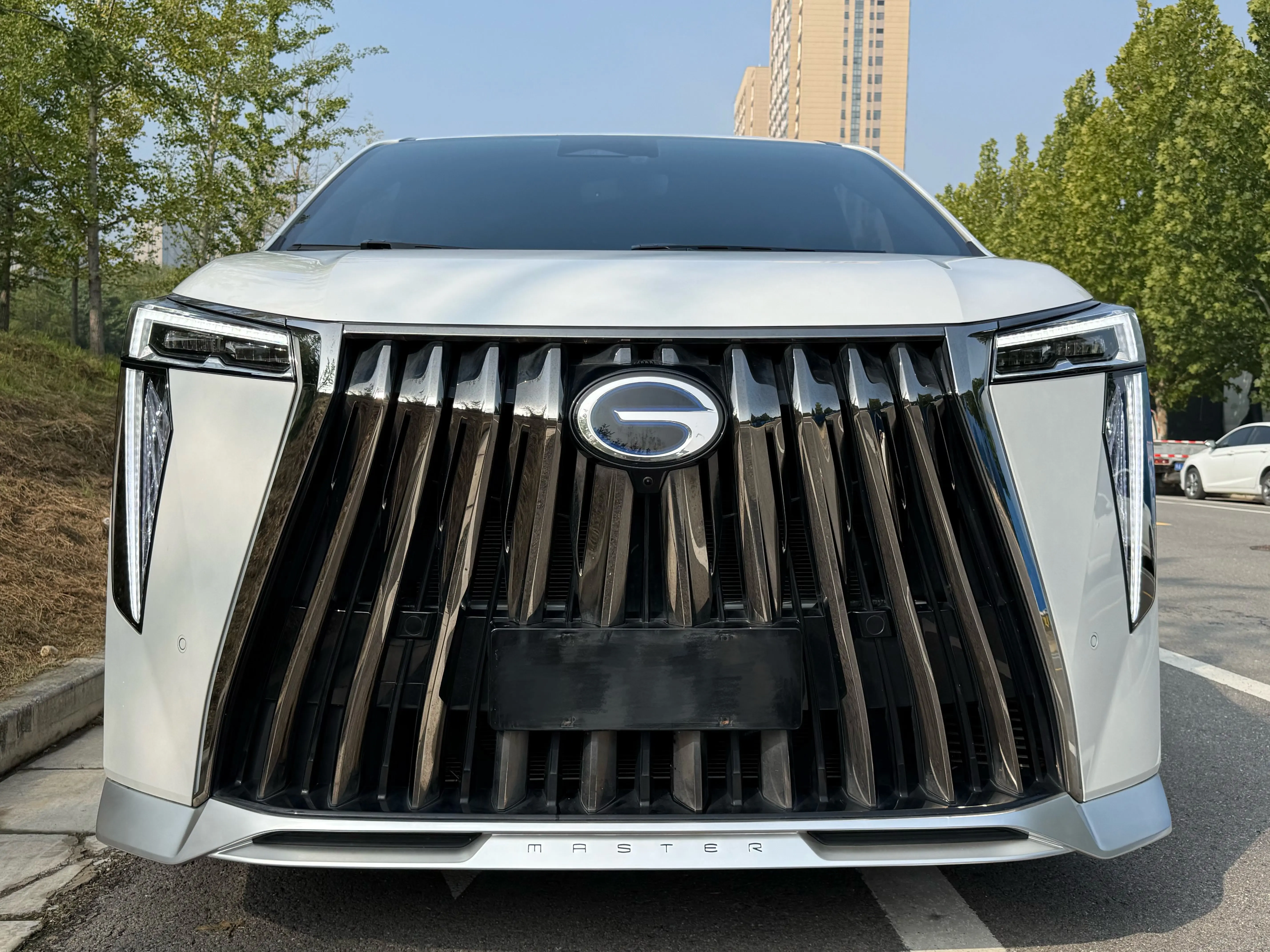 GAC Trumpchi M8  из Китая